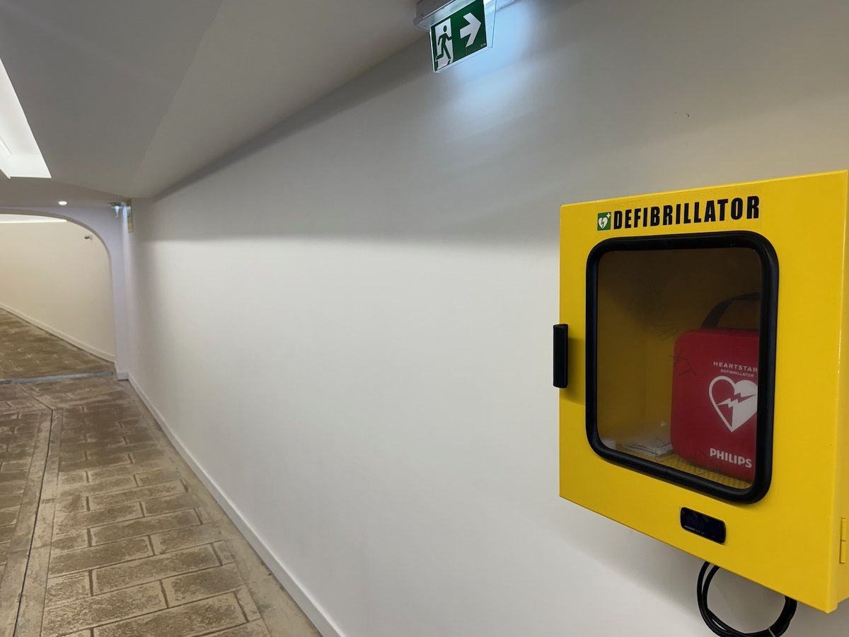 Notizie Costiera Amalfitana Positano Nuovo Defibrillatore