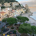 A Cetara chiudono spiaggia e Largo Marina per il weekend, Sindaco: «Un altro po’ di sacrificio, solo così un freno ai contagi» 