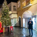 A Positano è iniziato il Natale: accensione dell’albero e delle luminarie in collegamento con la città gemellata di Thurnau