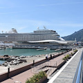 A Salerno attracca la nave da crociera Seven Seas Explorer