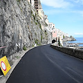 Ad Amalfi iniziano lavori ricostruzione Via Annunziatella, strada chiusa di notte per installazione ponteggio