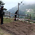 Agerola, scopre bomba a mano inesplosa nel suo terreno: interviene l'esercito 