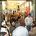 Al via lo shopping festivo serale