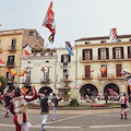 Al via “Vessilli”, 6 aprile storico gemellaggio tra gli Sbandieratori Cavensi e gli Sbandieratori di Arezzo