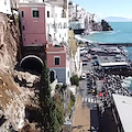 Amalfi, frana impressionante occlude galleria sulla SS163 e arriva fino al lungomare /FOTO e VIDEO