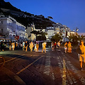 Amalfi: improvviso blackout lascia al buio i fedeli durante la processione di Sant'Andrea /Foto