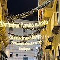 Amalfi, la canzone “de Lo Capo d’Anno” diventa luminaria di Natale