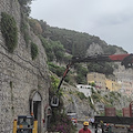 Amalfi, operai al lavoro dopo crollo muretto. Strada potrebbe riaprire già stasera [FOTO-VIDEO]