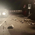 Amalfi, pietre sulla strada nella notte. Nuovo distacco da costone del Luna Rossa [FOTO]