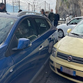 Amalfi: scrive al fratello di voler farla finita, poi si schianta con l'auto. È salva