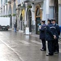 An schierata con i Vigili