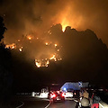 Ancora fiamme a Positano, seri rischi per la viabilità