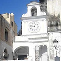 Atrani, riparato l’antico orologio del Birecto: nuovo impianto elettrico torna a scandire le ore