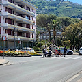 Attraversamenti su strisce in sella alle bici, la segnalazione di un cittadino di Maiori