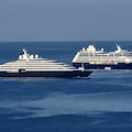 Azamara Quest e Scenic Eclipse: la crociera a "luci rosse" e la nave polare si incontrano in Costa d'Amalfi 