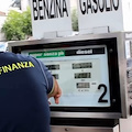 Benzina adulterata, Finanza sequestrata 12mila litri di carburante nel Casertano