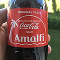 Bere Coca Cola per visitare la Costa d'Amalfi