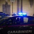 Bimba abbandonata in strada seminuda e con lividi sul corpo, indagini a Battipaglia 