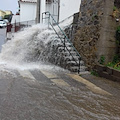 Bomba d'acqua in Costa d'Amalfi: strade allagate a Ravello e Maiori, ad Amalfi casa evacuata. Atrani sotto controllo [FOTO-VIDEO]