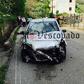 Brutto incidente a Tramonti: auto finisce fuori strada e sfonda cancellata di abitazione /FOTO