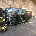 Brutto incidente all'alba a Capo d’Orso: auto si ribalta, paura per due persone [FOTO]