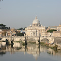 Cade nel Tevere ma non può chiamare aiuto, ragazza sordomuta salvata dalla polizia