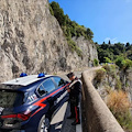 Caduta massi sull'Amalfitana, ANAS ordina chiusura strada. Costiera spezzata in due 