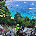 Capri, turista si avventura sotto l'Arco Naturale e non riesce più a tornare indietro: interviene il Soccorso Alpino