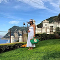 Caterina Balivo in dolce attesa a Capri, pancione e moda Positano [FOTO]