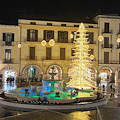 Cava de' Tirreni: si accende l'albero di Natale, completato il restyling della fontana