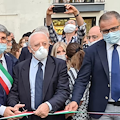 Cava, Servalli e De Luca inaugurano la nuova piazza Passaro: «Migliorare sempre» [VIDEO]