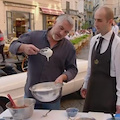 City Bakes: la Torta Caprese dalla piazza di Amalfi sbarca nel Regno Unito /VIDEO