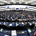 Copyright, il Parlamento europeo approva la riforma. Tajani: «Fine del far west digitale»