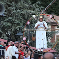 Corbara, festa di Sant'Erasmo riuscita: in migliaia per la Calata dell'Angelo e l'evento gastronomico per il Corbarino