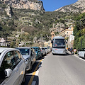 Costa d'Amalfi nella morsa del traffico: ditte trasporto locale scrivono al Prefetto e minacciano blocco attività