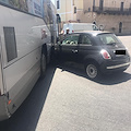  Costa d’Amalfi: sorpasso azzardato a Castiglione: auto finisce contro bus di linea [FOTO] 