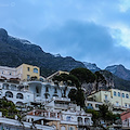 Da anticipo d'estate all'inverno: a Positano riecco la neve 