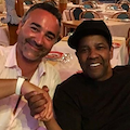 Denzel Washington con la famiglia a Positano: per l’attore premio Oscar cena da Chez Black