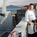 Ecco la pizza 'Amalfi', festival di sapori con limone e zenzero e la benedizione di Sal De Riso