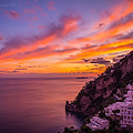 Emozioni e colori a Positano con il primo tramonto di dicembre immortalato da Fabio Fusco /foto