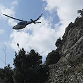 Escursionista ferito sul Sentiero degli Dei, soccorso da elicottero Polizia e CNSAS [FOTO]