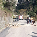 Frana a Furore: massi sulla carreggiata, strada chiusa da e per Amalfi 