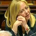 Giallo sul labiale di Giorgia Meloni rivolto a Giuseppe Conte: sul web spopolano le teorie 