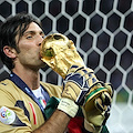 Gianluigi Buffon annuncia il ritiro: la leggenda del calcio italiano appende i guantoni al chiodo 