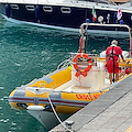 Grave rash cutaneo in spiaggia, bambina soccorsa dall'idroambulanza a Conca dei Marini