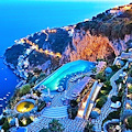 Hotel Santa Rosa di Conca dei Marini cerca bagnino per piscina