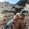 Il rugbista Joseph Paulo si rilassa a Positano con la famiglia