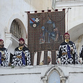 In vista della Regata Amalfi restaura i gonfaloni dell’Antica Repubblica Marinara grazie all’imposta di soggiorno