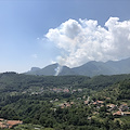 Incendi di Ferragosto a Tramonti, elicottero in azione / FOTO E VIDEO