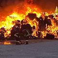 Incendio nell'area militare di Persano: 60mila tonnellate di rifiuti in fiamme, tra questi le ecoballe oggetto di inchiesta